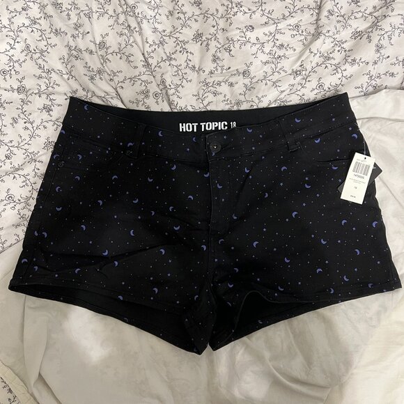 Moon and stars high-waisted jean shorts - Picture 1 of 4